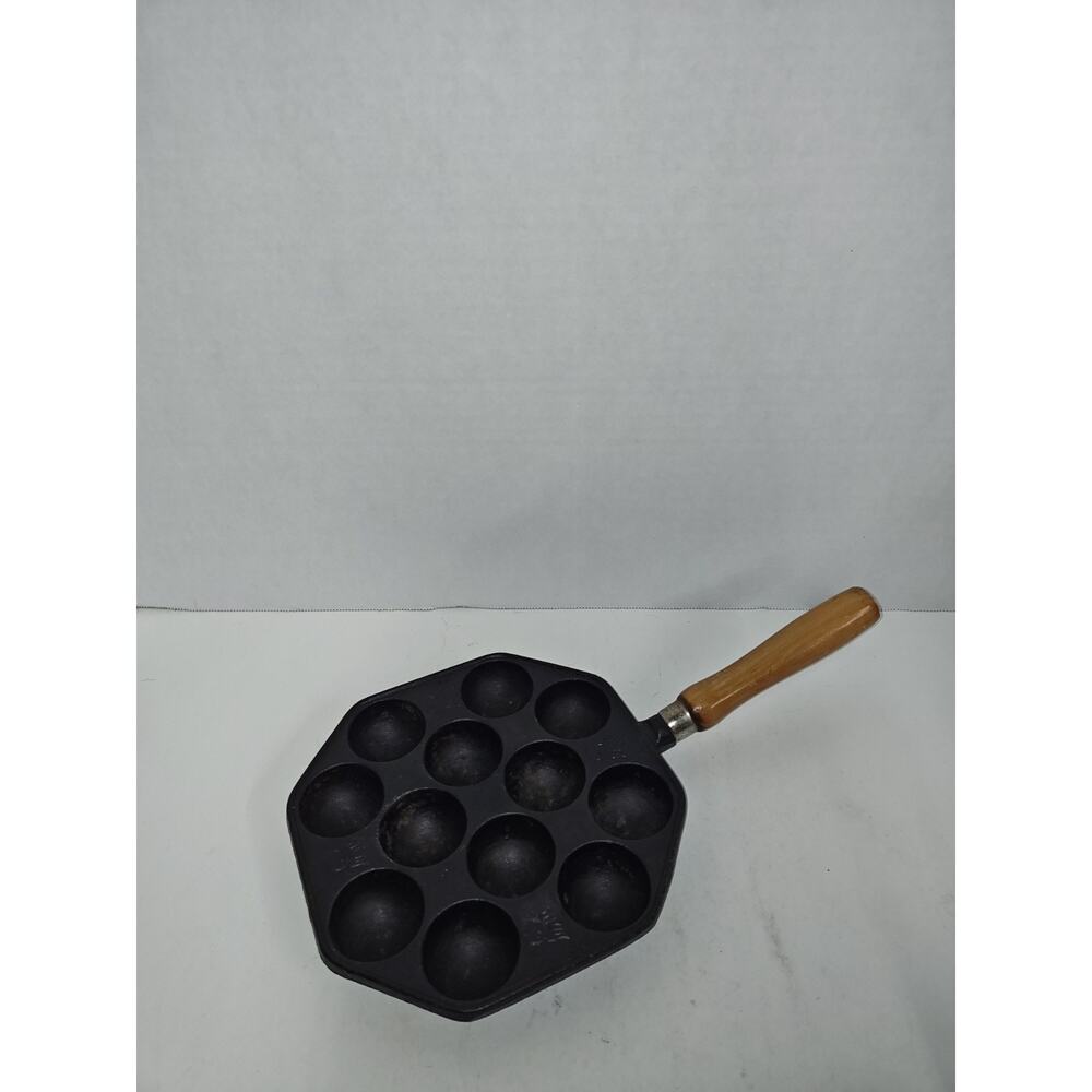 Vintage Cast Iron Kitchen Takoyaki Pancake Or Octopus Balls Maker Pan 12 Holes